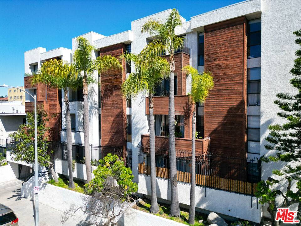 Los Angeles, CA 90012,630 N Grand AVE #402
