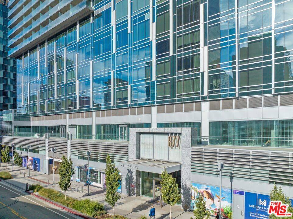 Los Angeles, CA 90017,877 Francisco ST #4102