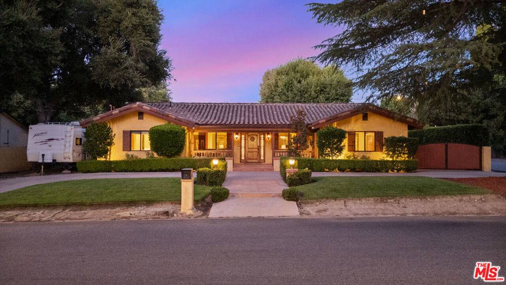 Santa Clarita, CA 91321,24604 Apple ST