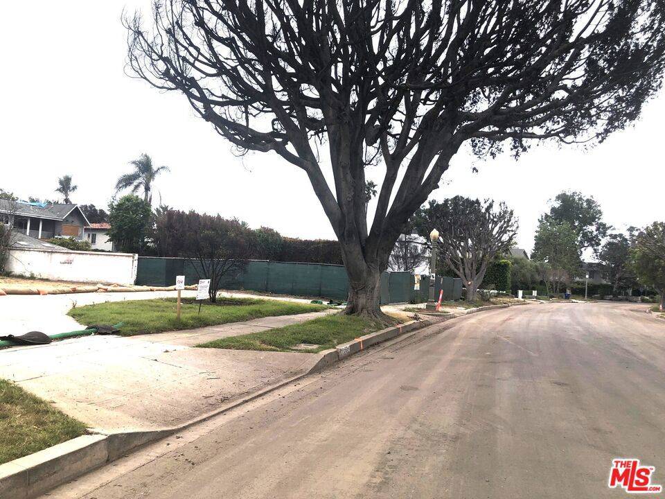 Pacific Palisades, CA 90272,530 Chapala DR