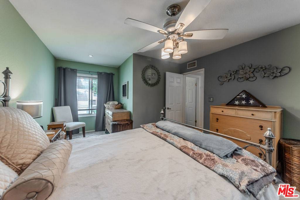 Long Beach, CA 90807,3719 Country Club DR #6