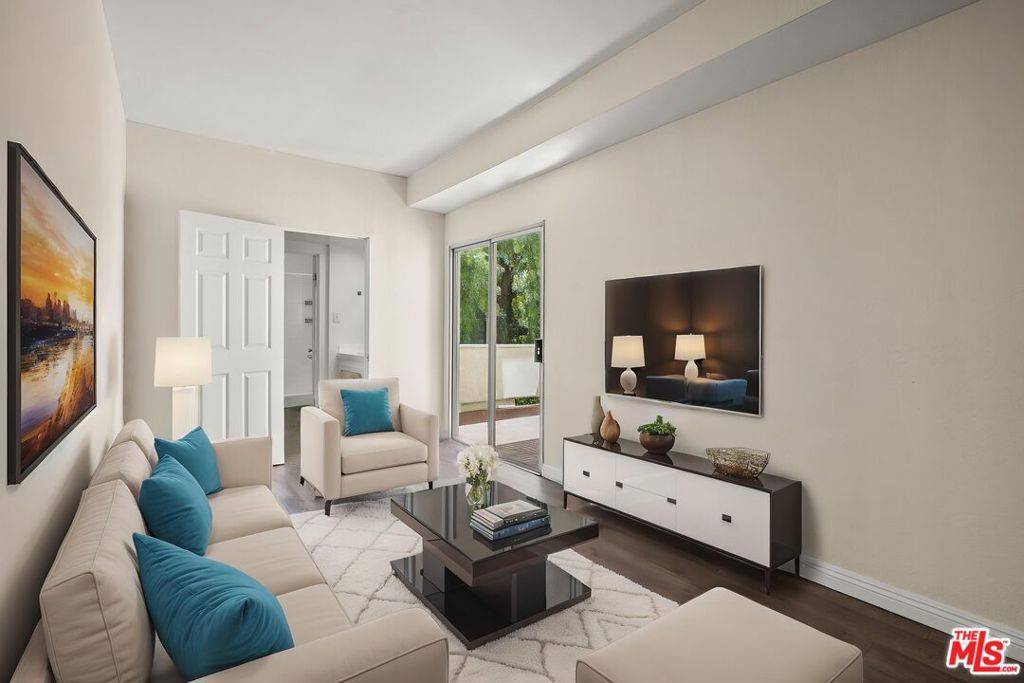 West Hollywood, CA 90069,1228 N La Cienega BLVD #105
