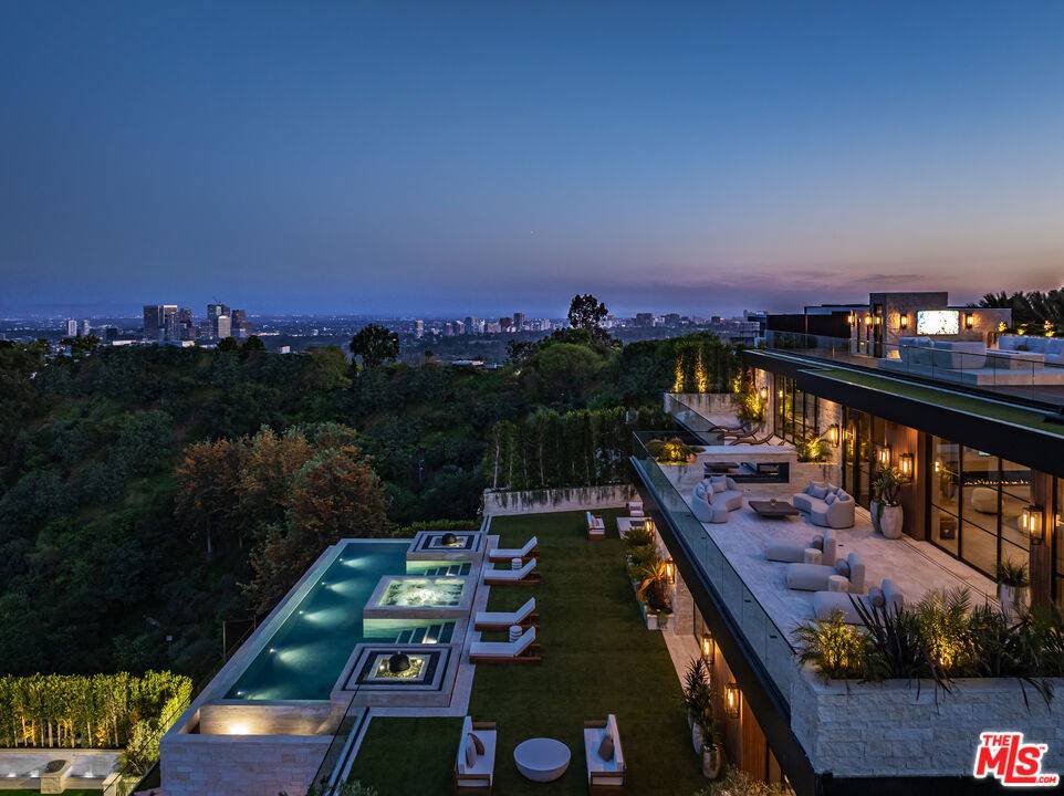 Beverly Hills, CA 90210,1414 Donhill DR