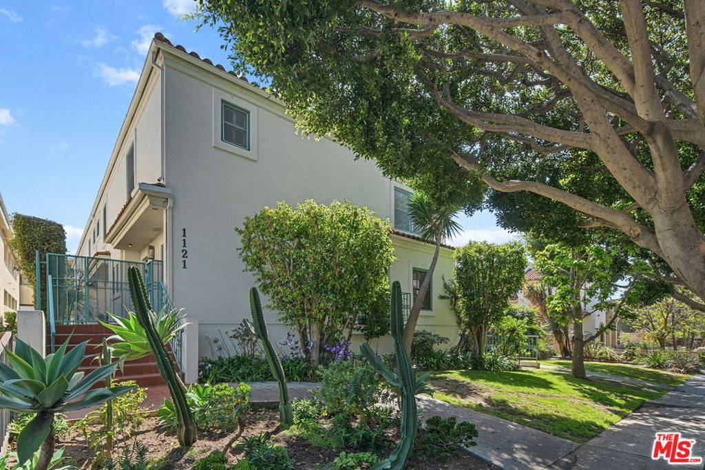 Santa Monica, CA 90403,1121 Princeton ST #4