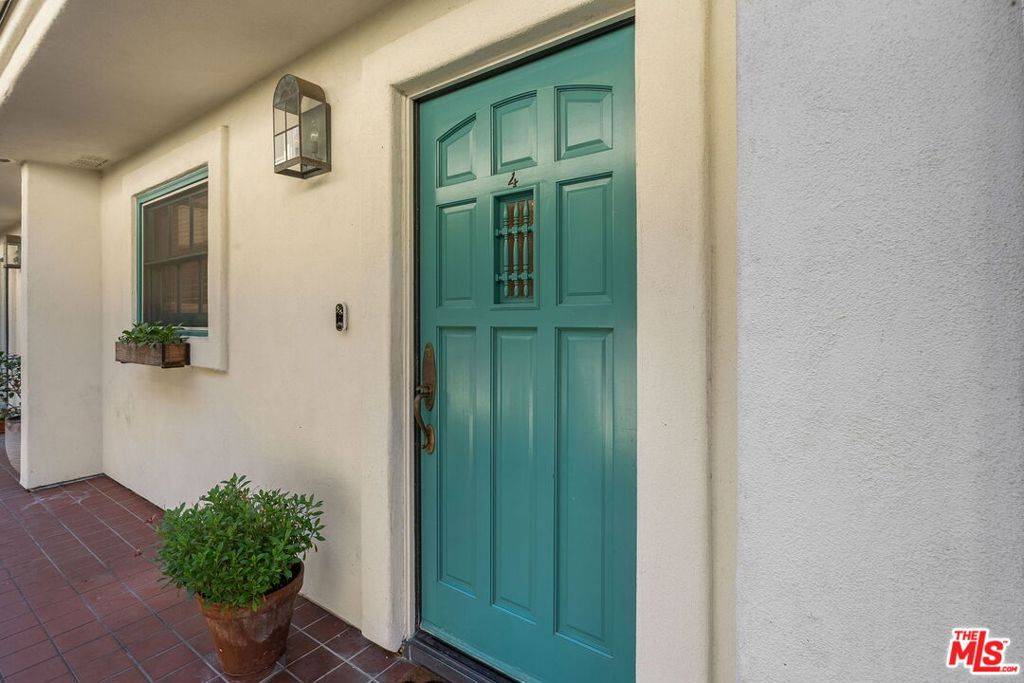 Santa Monica, CA 90403,1121 Princeton ST #4