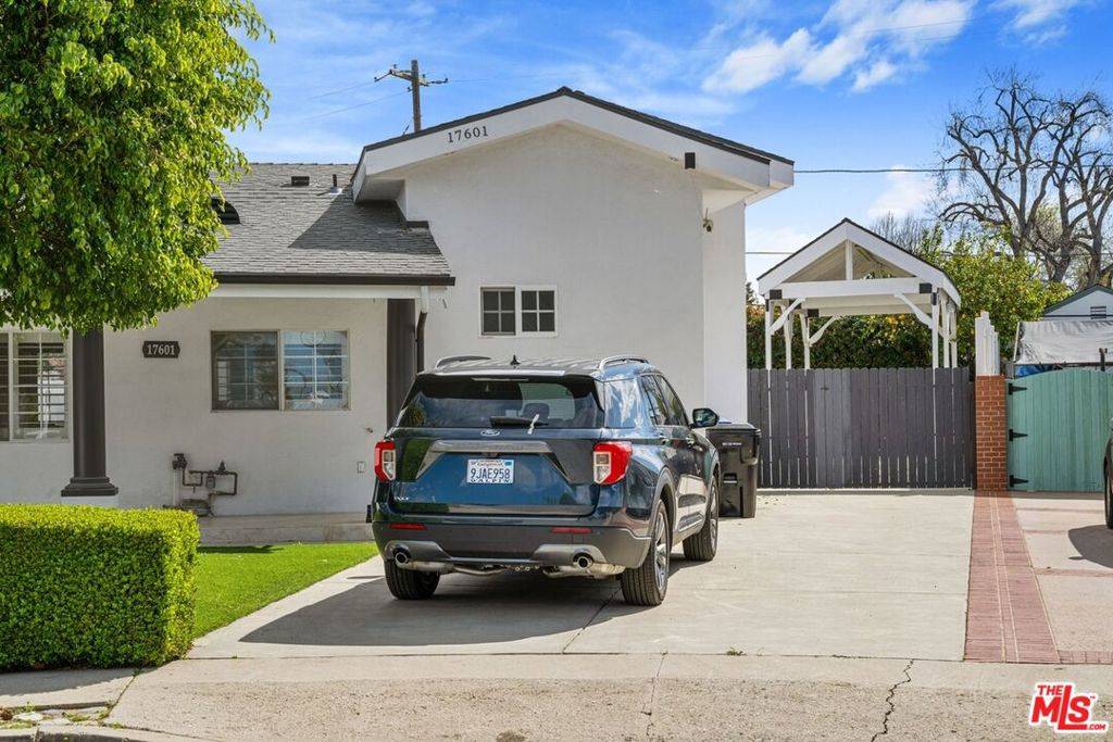 Van Nuys, CA 91406,17601 Caprino PL