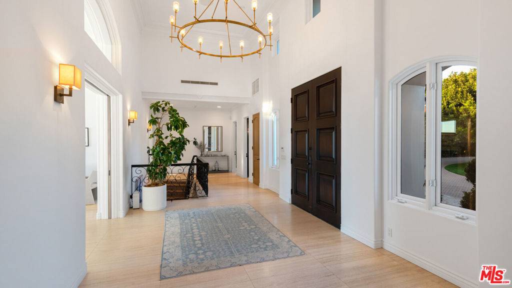 Malibu, CA 90265,6110 Merritt DR