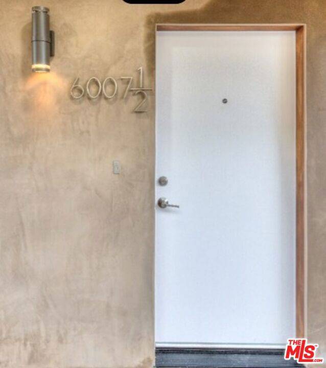 Los Angeles, CA 90038,6007 1/2 Barton AVE