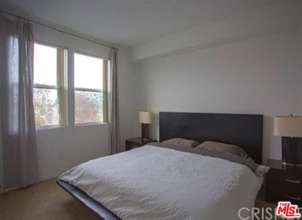 Valley Village, CA 91607,11925 Kling ST #208