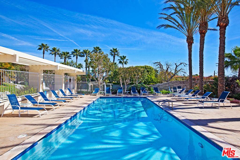 Malibu, CA 90265,6471 Zuma View PL #151