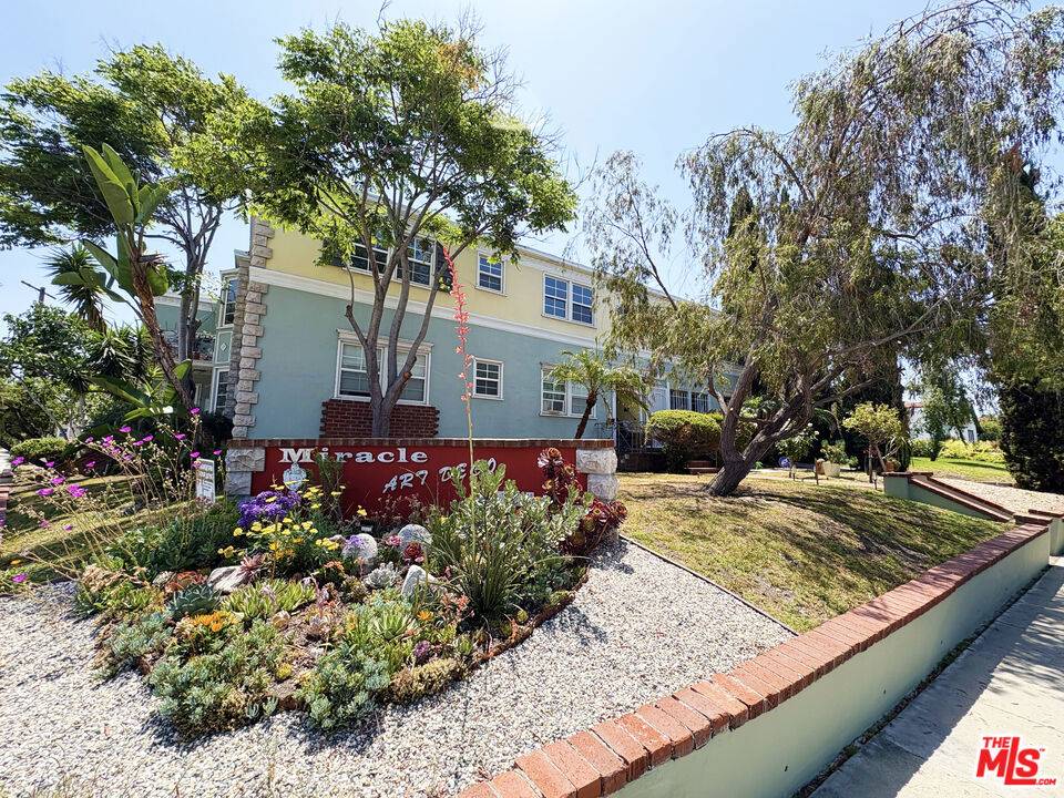 Los Angeles, CA 90019,1000 S Ridgeley DR