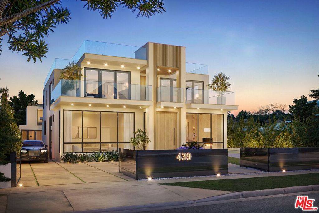 Santa Monica, CA 90402,439 21st ST