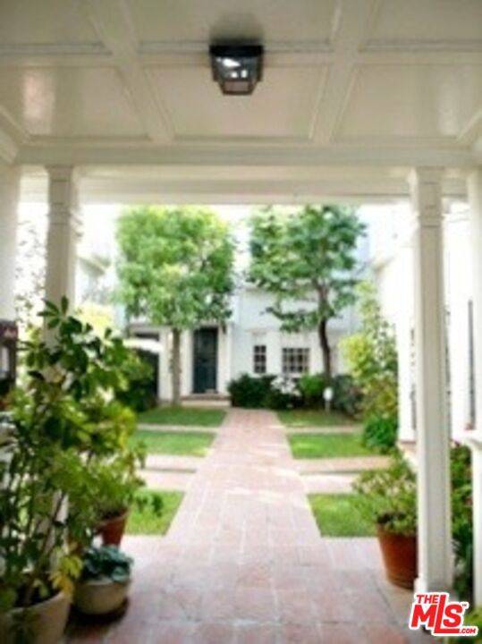 Beverly Hills, CA 90212,9978 Durant DR