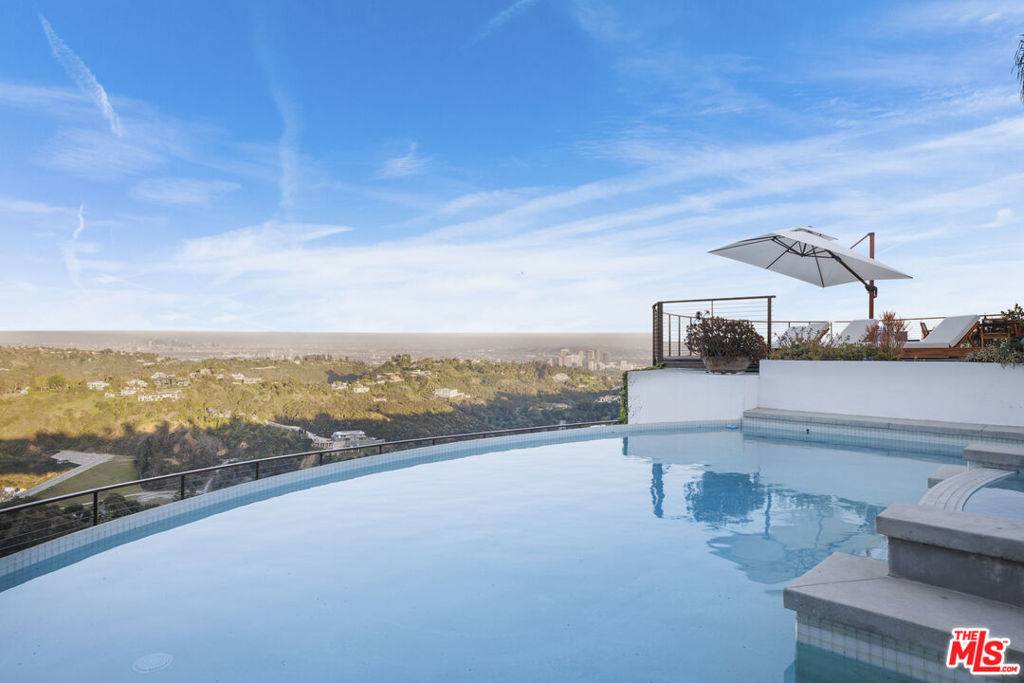 Los Angeles, CA 90077,2028 Stradella RD