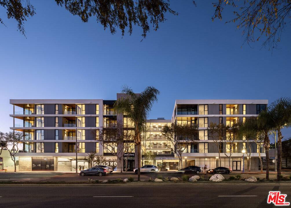 West Hollywood, CA 90069,9001 Santa Monica BLVD #303
