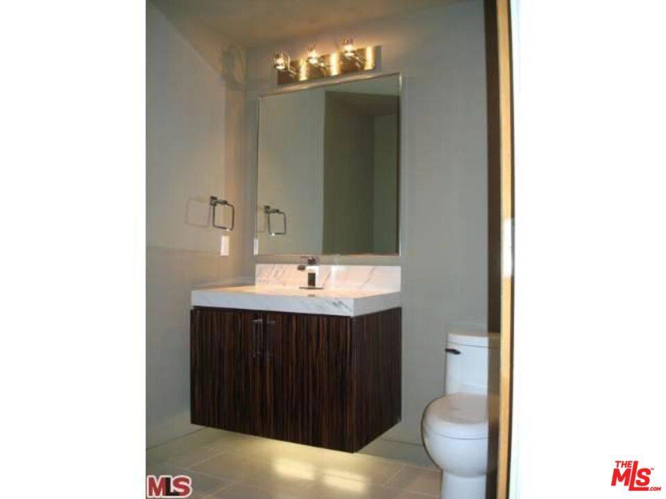 Los Angeles, CA 90025,1529 S Westgate AVE #301