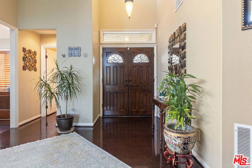 713 Twillin CT Simi Valley, CA 93065