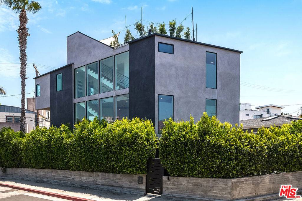 Venice, CA 90291,126 Thornton PL