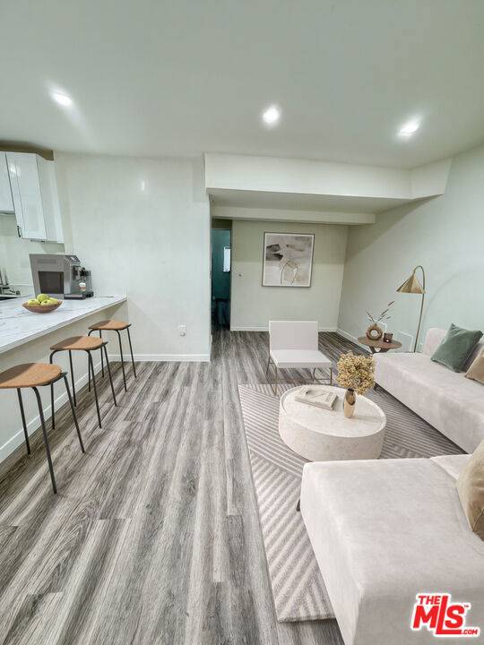 Santa Monica, CA 90405,2424 Ocean Park BLVD #8