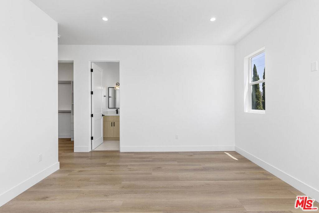 North Hollywood, CA 91601,5050 Cleon AVE #2