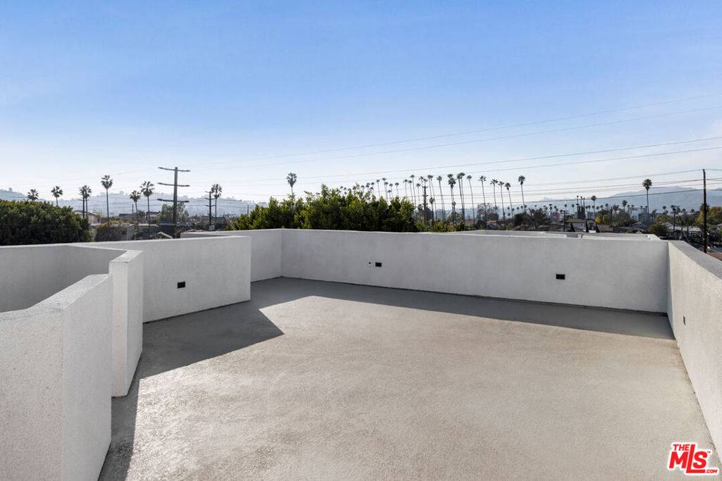 Los Angeles, CA 90065,3212 3/4 Verdugo RD