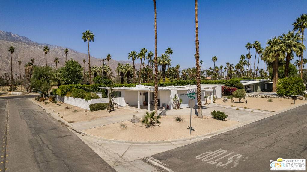 Palm Springs, CA 92264,695 S Roxbury DR