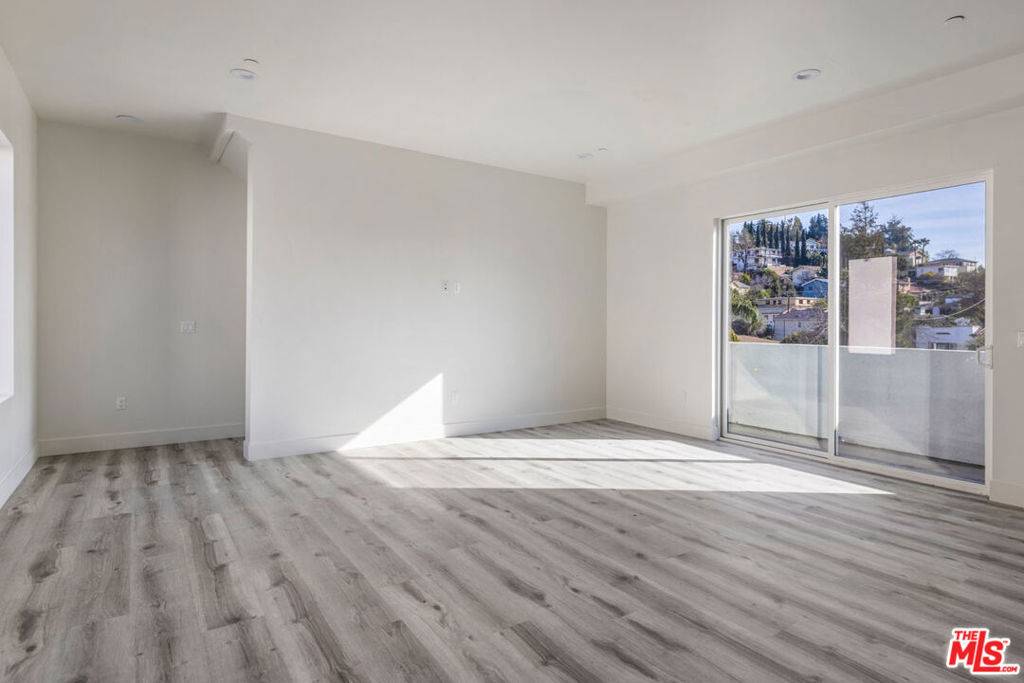 Los Angeles, CA 90065,3210 Verdugo RD