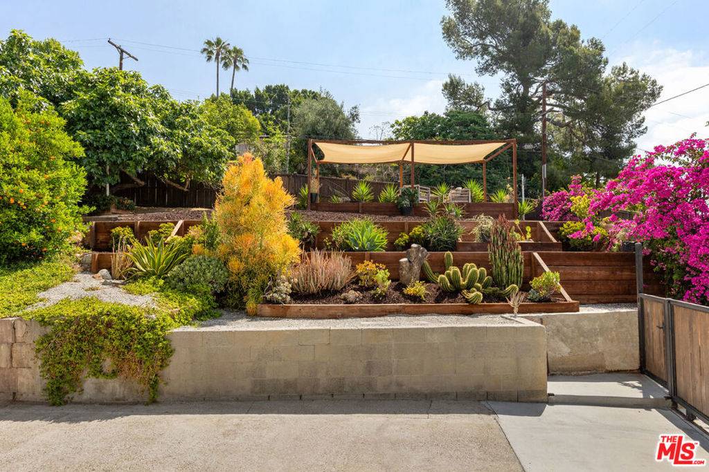 Los Angeles, CA 90042,6521 Aldama ST