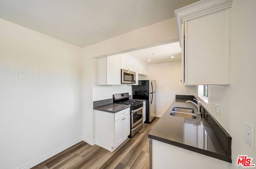 Van Nuys, CA 91406,7453 Haskell AVE #10