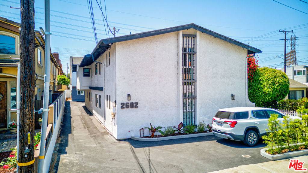 Redondo Beach, CA 90278,2602 Carnegie LN