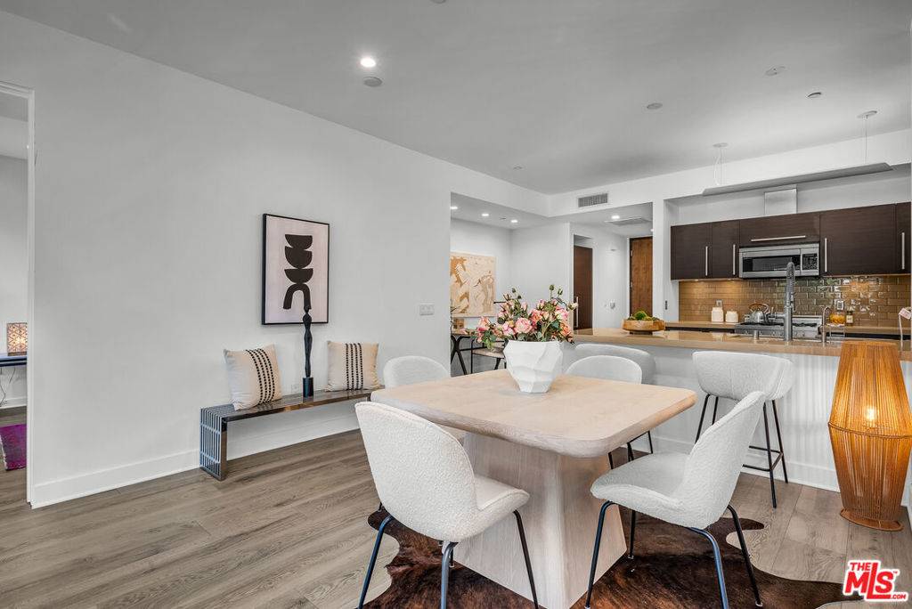 Los Angeles, CA 90069,855 N Croft AVE #309