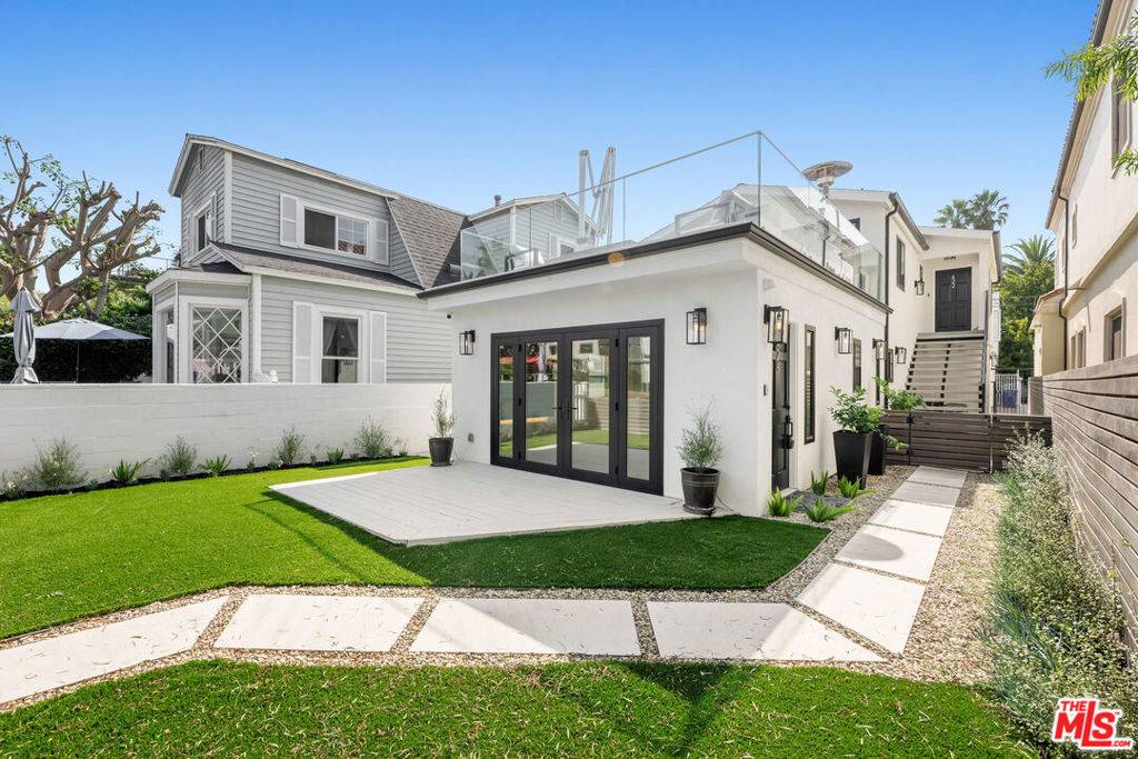 Venice, CA 90291,424 Carroll Canal