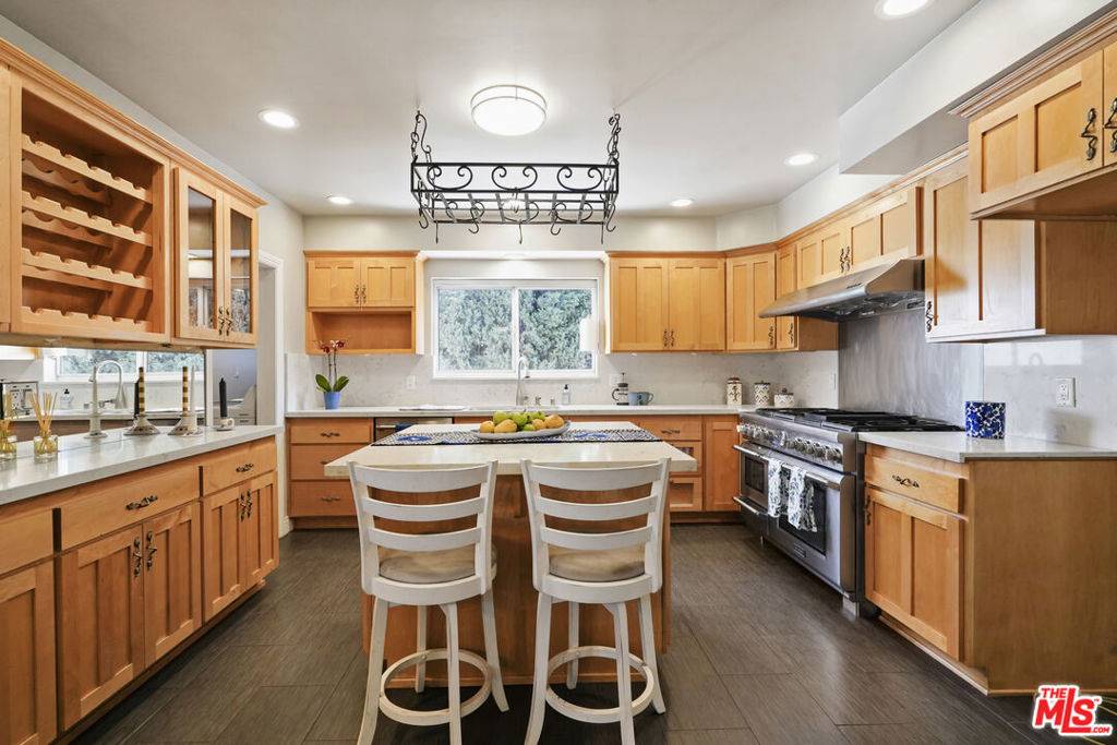 Northridge, CA 91325,9901 Rathburn AVE