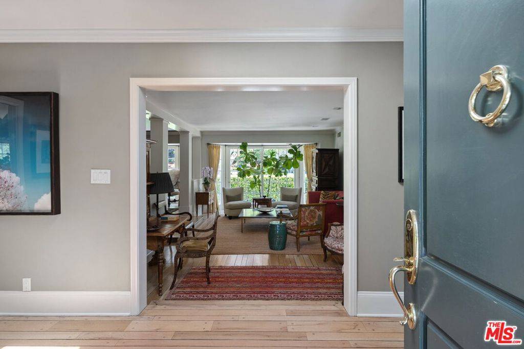 Woodland Hills, CA 91364,4658 Del Moreno DR
