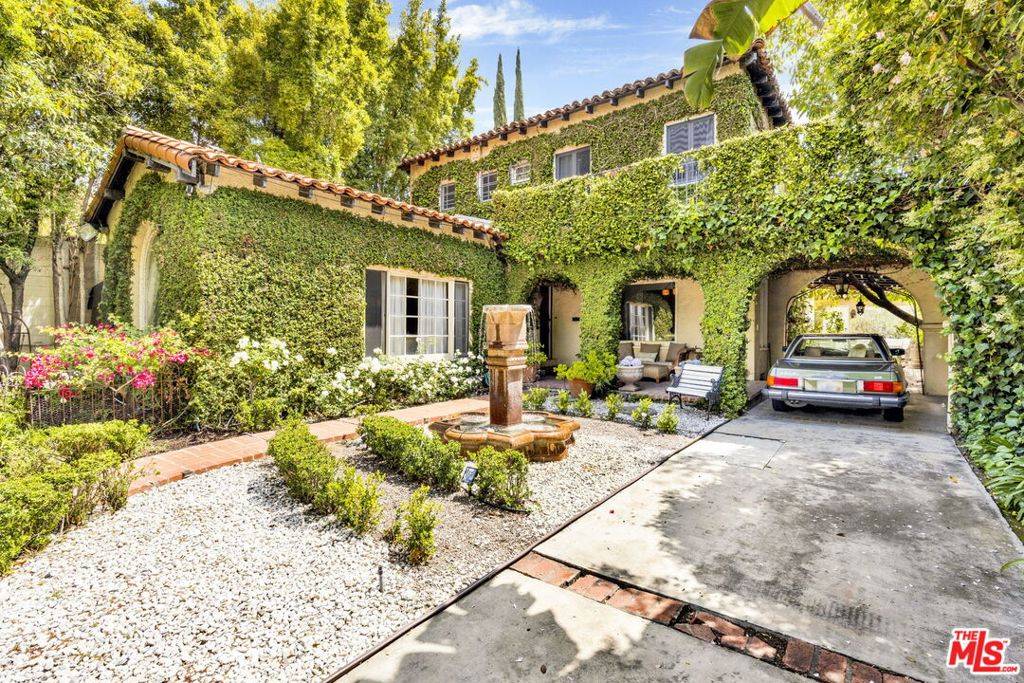 Los Angeles, CA 90036,634 N Highland AVE
