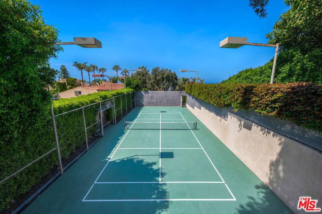 Malibu, CA 90265,7089 Birdview AVE