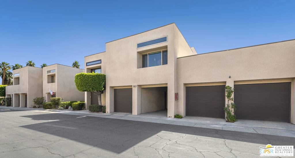 Palm Springs, CA 92262,475 Village SQ