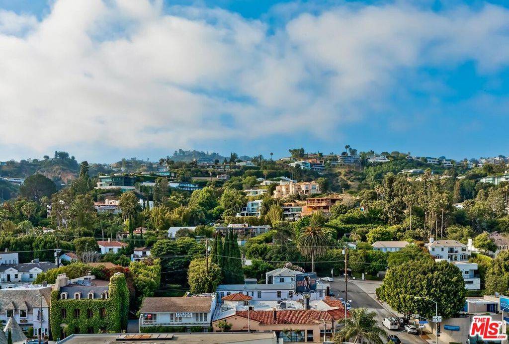 West Hollywood, CA 90069,999 N Doheny DR #703