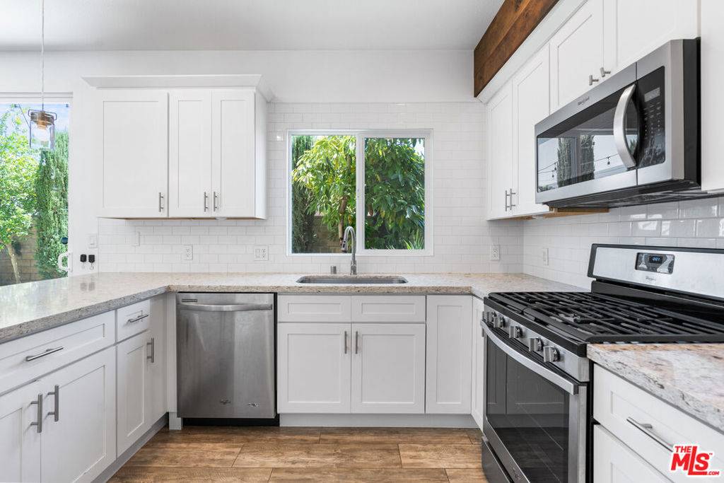 1529 Patricia AVE #6 Simi Valley, CA 93065