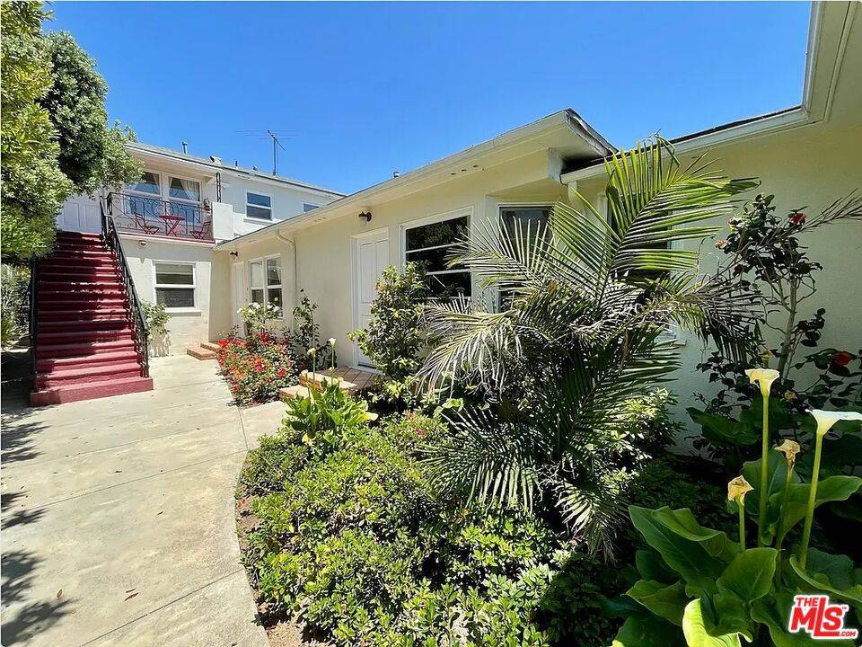 Santa Monica, CA 90403,1111 21st ST #D