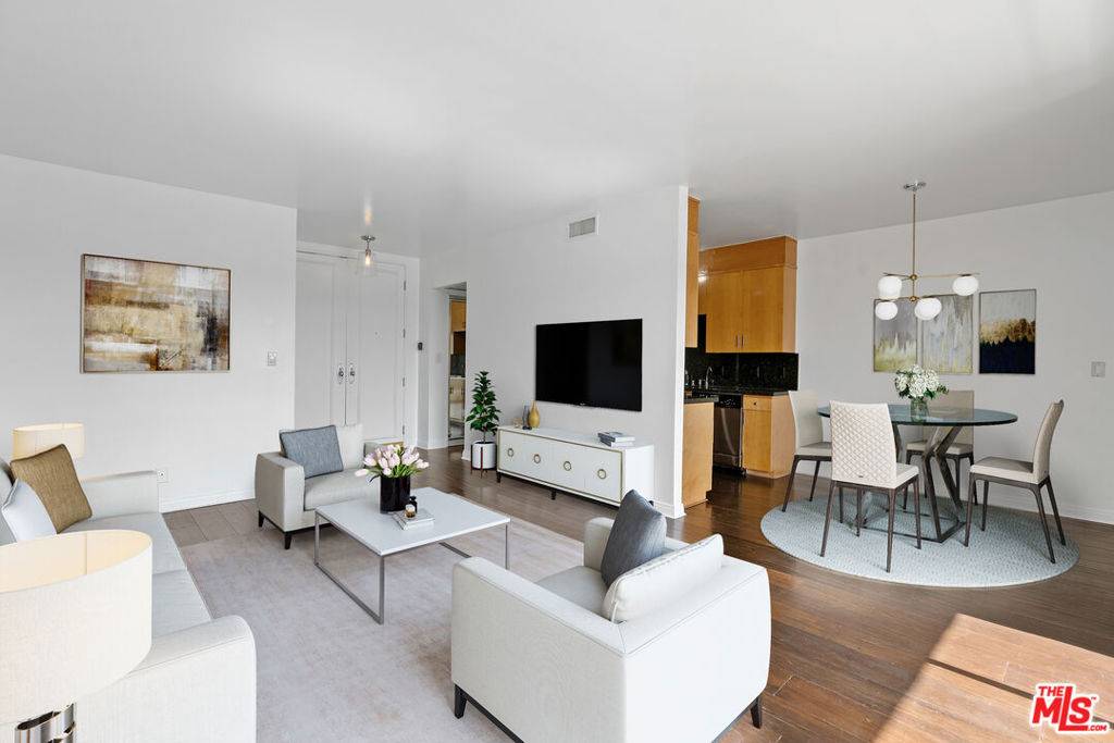 West Hollywood, CA 90069,1131 Alta Loma RD #305