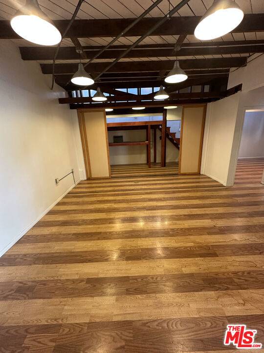 Los Angeles, CA 90048,8032 W 3rd ST