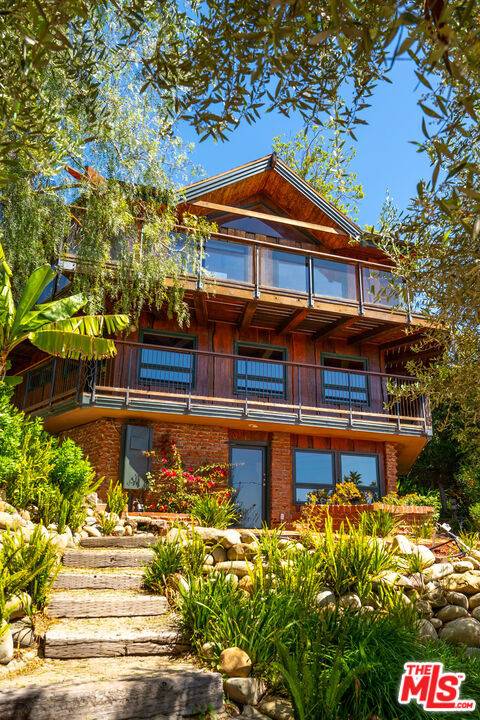 Ventura, CA 93001,440 Mariposa DR