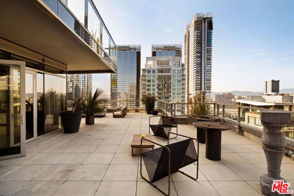 Los Angeles, CA 90015,1155 S Grand AVE #2204