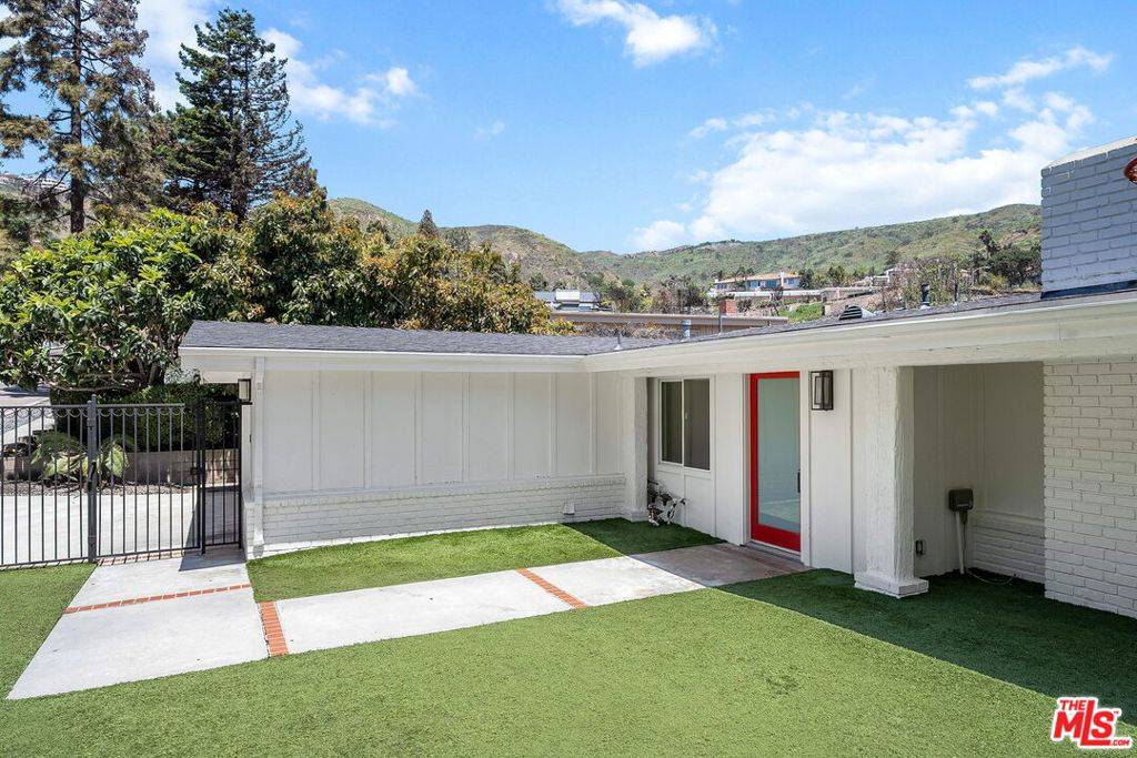 Pacific Palisades, CA 90272,1300 Bienveneda AVE