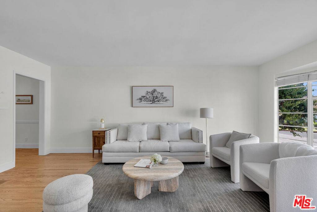 Los Angeles, CA 90043,5248 Parkglen AVE