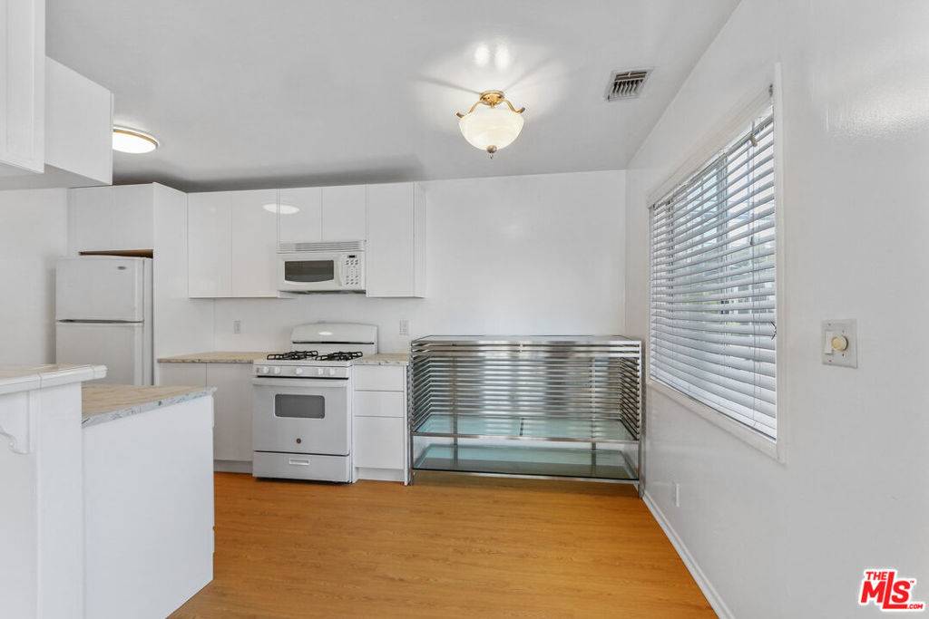 Santa Monica, CA 90405,1204 Bay ST ##C