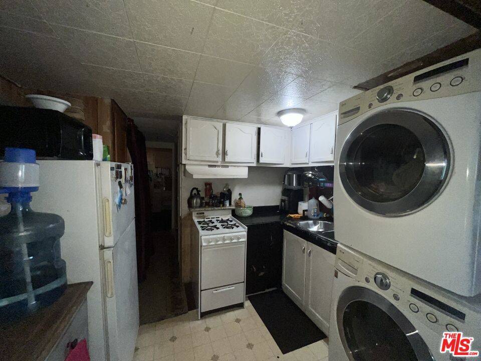 Compton, CA 90221,1422 Rosecrans AVE #15