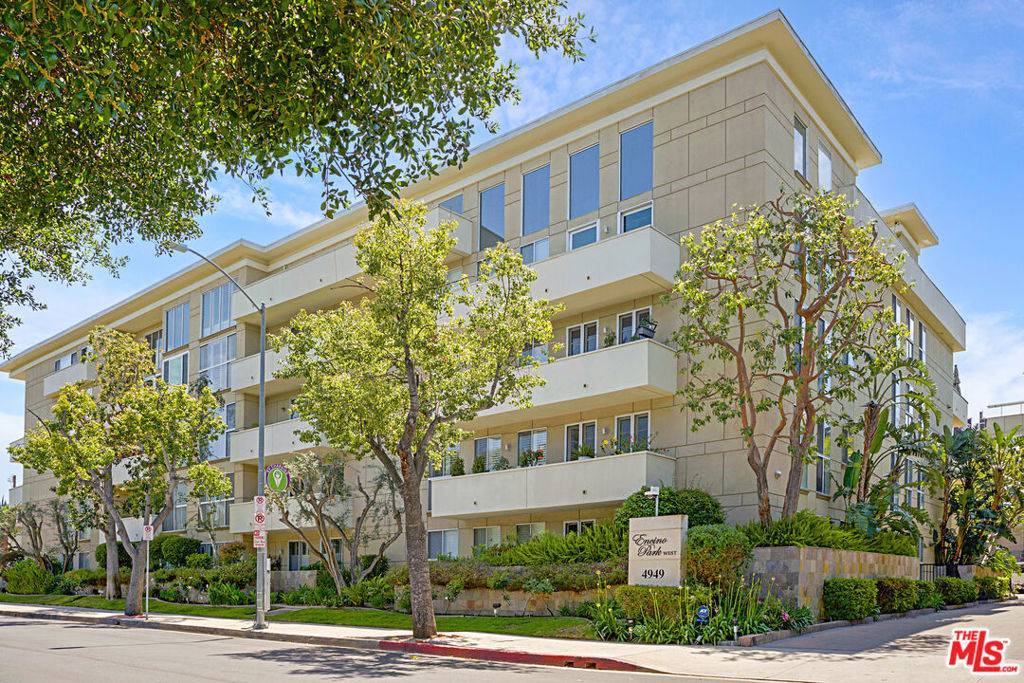 Encino, CA 91316,4949 Genesta AVE #306