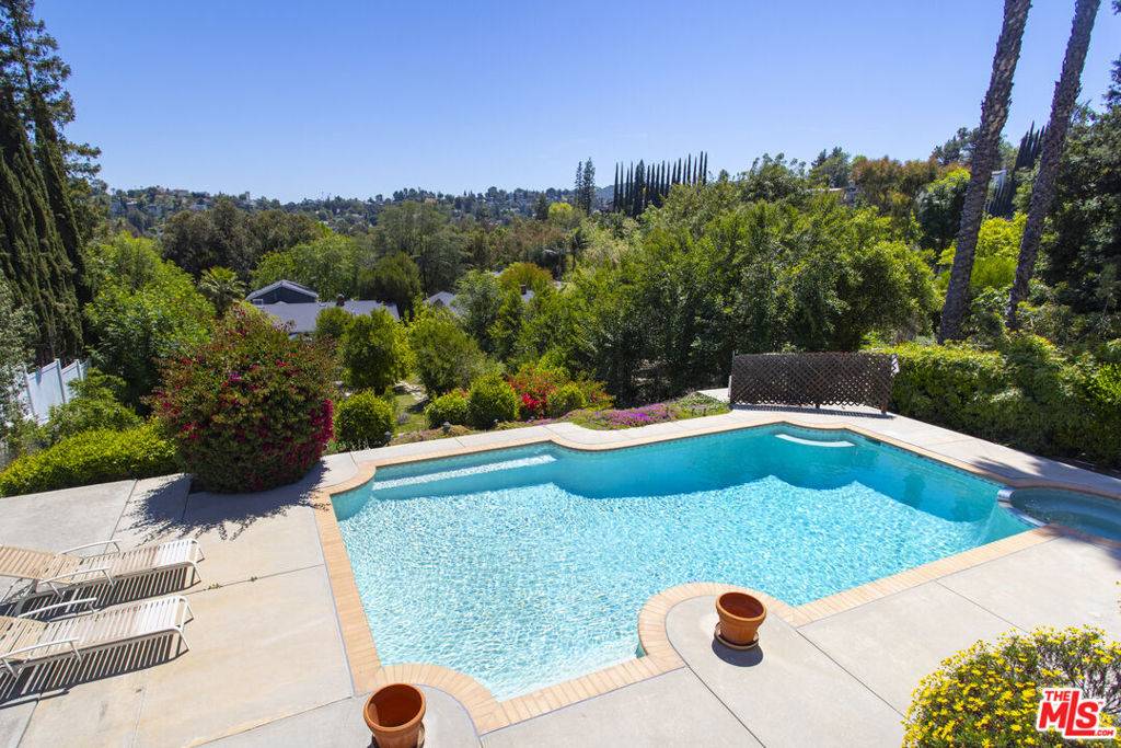 Woodland Hills, CA 91364,4996 Llano DR